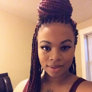 Meet your Posher, Dee dee